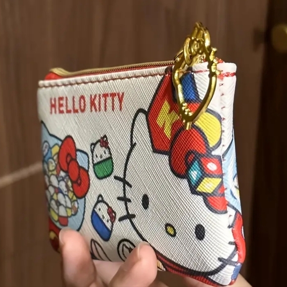 Hello Kitty Coin Purse - Picture 4 of 6